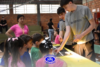 Brincando com a Ciência: Ensino Médio e crianças 