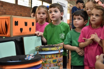 Brincando com a Ciência: Ensino Médio e crianças 