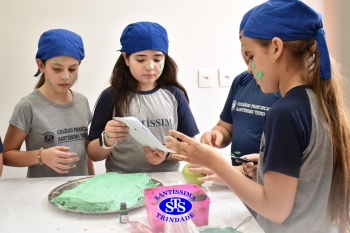 5º ano: doce estudo sobre as células em aula no Espaço Gourmet