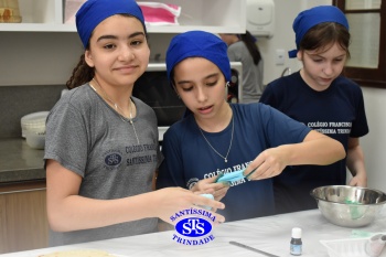 5º ano: doce estudo sobre as células em aula no Espaço Gourmet