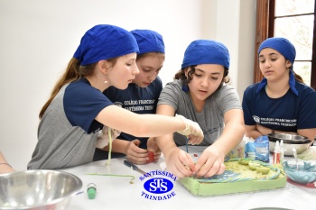 5º ano: doce estudo sobre as células em aula no Espaço Gourmet