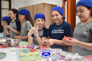 5º ano: doce estudo sobre as células em aula no Espaço Gourmet