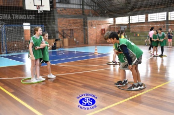 Gincana Esportiva proporciona momentos de convivência e diversão | 4º ano