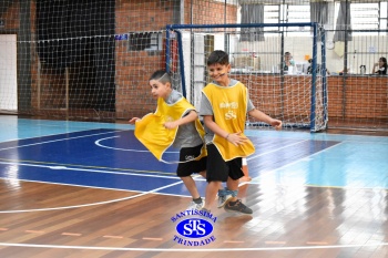 Gincana Esportiva proporciona momentos de convivência e diversão | 4º ano