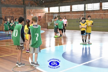 Gincana Esportiva proporciona momentos de convivência e diversão | 4º ano