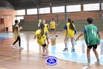 Gincana Esportiva proporciona momentos de convivência e diversão | 4º ano