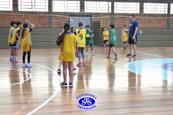 Gincana Esportiva proporciona momentos de convivência e diversão | 4º ano