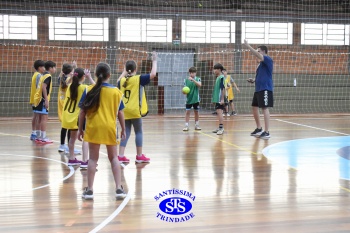 Gincana Esportiva proporciona momentos de convivência e diversão | 4º ano