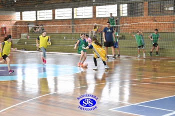 Gincana Esportiva proporciona momentos de convivência e diversão | 4º ano