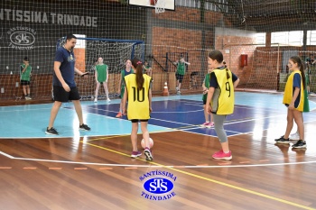 Gincana Esportiva proporciona momentos de convivência e diversão | 4º ano