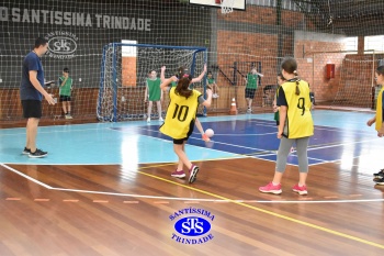 Gincana Esportiva proporciona momentos de convivência e diversão | 4º ano