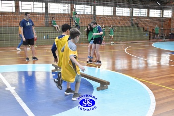 Gincana Esportiva proporciona momentos de convivência e diversão | 4º ano