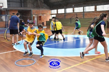 Gincana Esportiva proporciona momentos de convivência e diversão | 4º ano