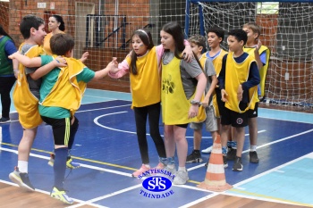 Gincana Esportiva proporciona momentos de convivência e diversão | 4º ano