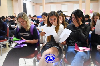 Vamos recordar dos momentos de emoção do último dia de aula da 3ª série?