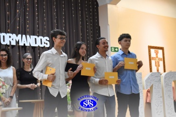 Formatura do 9º ano celebra a passagem para o Ensino Médio