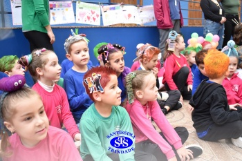 Desfile do Cabelo Maluco na Educação Infantil 