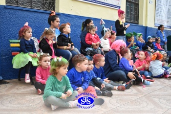 Desfile do Cabelo Maluco na Educação Infantil 