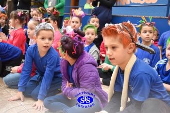 Desfile do Cabelo Maluco na Educação Infantil 