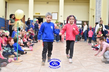 Desfile do Cabelo Maluco na Educação Infantil 