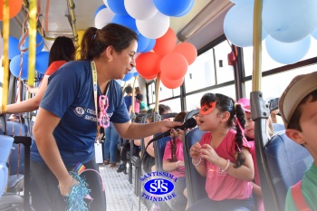 Diversão sobre rodas na Party Tour celebra a conclusão da Educação Infantil