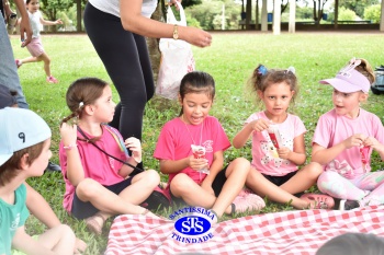 Diversão sobre rodas na Party Tour celebra a conclusão da Educação Infantil