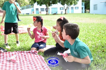 Diversão sobre rodas na Party Tour celebra a conclusão da Educação Infantil