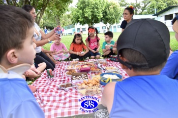 Diversão sobre rodas na Party Tour celebra a conclusão da Educação Infantil