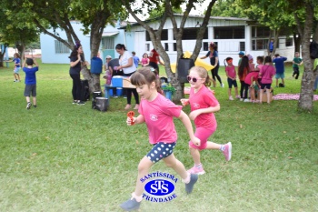 Diversão sobre rodas na Party Tour celebra a conclusão da Educação Infantil