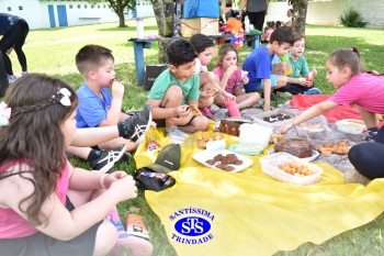 Diversão sobre rodas na Party Tour celebra a conclusão da Educação Infantil