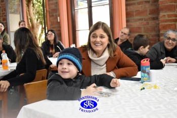 Infantil 5 comemora o Dia dos Avós com um bingo no Parque Franciscano STS