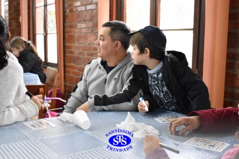 Infantil 5 comemora o Dia dos Avós com um bingo no Parque Franciscano STS