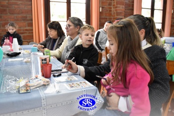 Infantil 5 comemora o Dia dos Avós com um bingo no Parque Franciscano STS