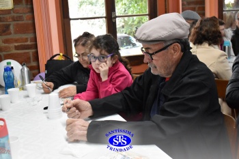 Infantil 5 comemora o Dia dos Avós com um bingo no Parque Franciscano STS