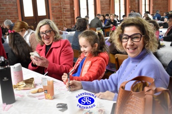 Infantil 5 comemora o Dia dos Avós com um bingo no Parque Franciscano STS