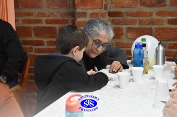 Infantil 5 comemora o Dia dos Avós com um bingo no Parque Franciscano STS