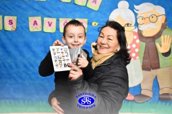 Infantil 5 comemora o Dia dos Avós com um bingo no Parque Franciscano STS