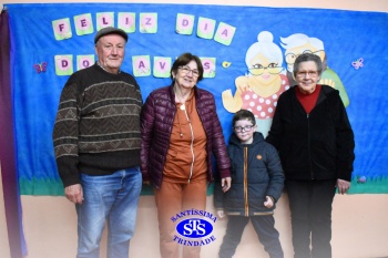 Infantil 5 comemora o Dia dos Avós com um bingo no Parque Franciscano STS