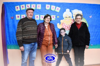 Infantil 5 comemora o Dia dos Avós com um bingo no Parque Franciscano STS