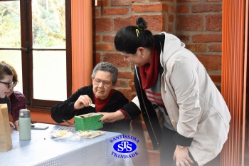 Infantil 5 comemora o Dia dos Avós com um bingo no Parque Franciscano STS