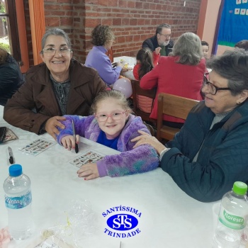 Infantil 5 comemora o Dia dos Avós com um bingo no Parque Franciscano STS