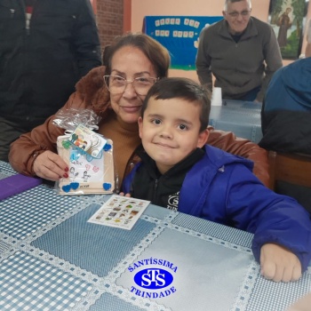 Infantil 5 comemora o Dia dos Avós com um bingo no Parque Franciscano STS