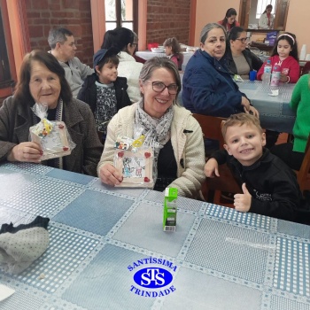 Infantil 5 comemora o Dia dos Avós com um bingo no Parque Franciscano STS