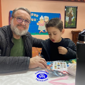 Infantil 5 comemora o Dia dos Avós com um bingo no Parque Franciscano STS