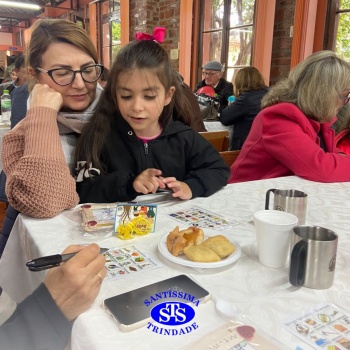 Infantil 5 comemora o Dia dos Avós com um bingo no Parque Franciscano STS