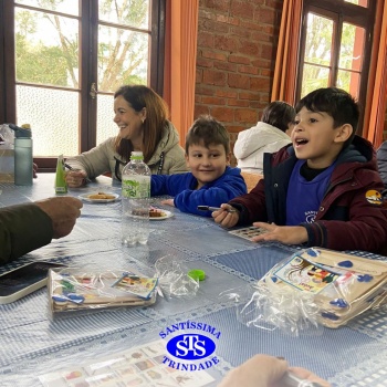 Infantil 5 comemora o Dia dos Avós com um bingo no Parque Franciscano STS