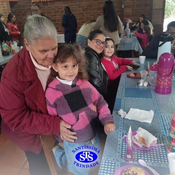 Infantil 5 comemora o Dia dos Avós com um bingo no Parque Franciscano STS