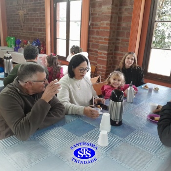 Infantil 5 comemora o Dia dos Avós com um bingo no Parque Franciscano STS