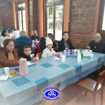 Infantil 5 comemora o Dia dos Avós com um bingo no Parque Franciscano STS