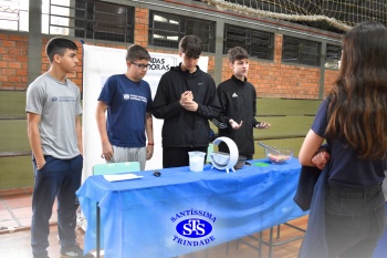 Feira de Ciências coloca estudantes em contato com a pesquisa científica | 9º ano